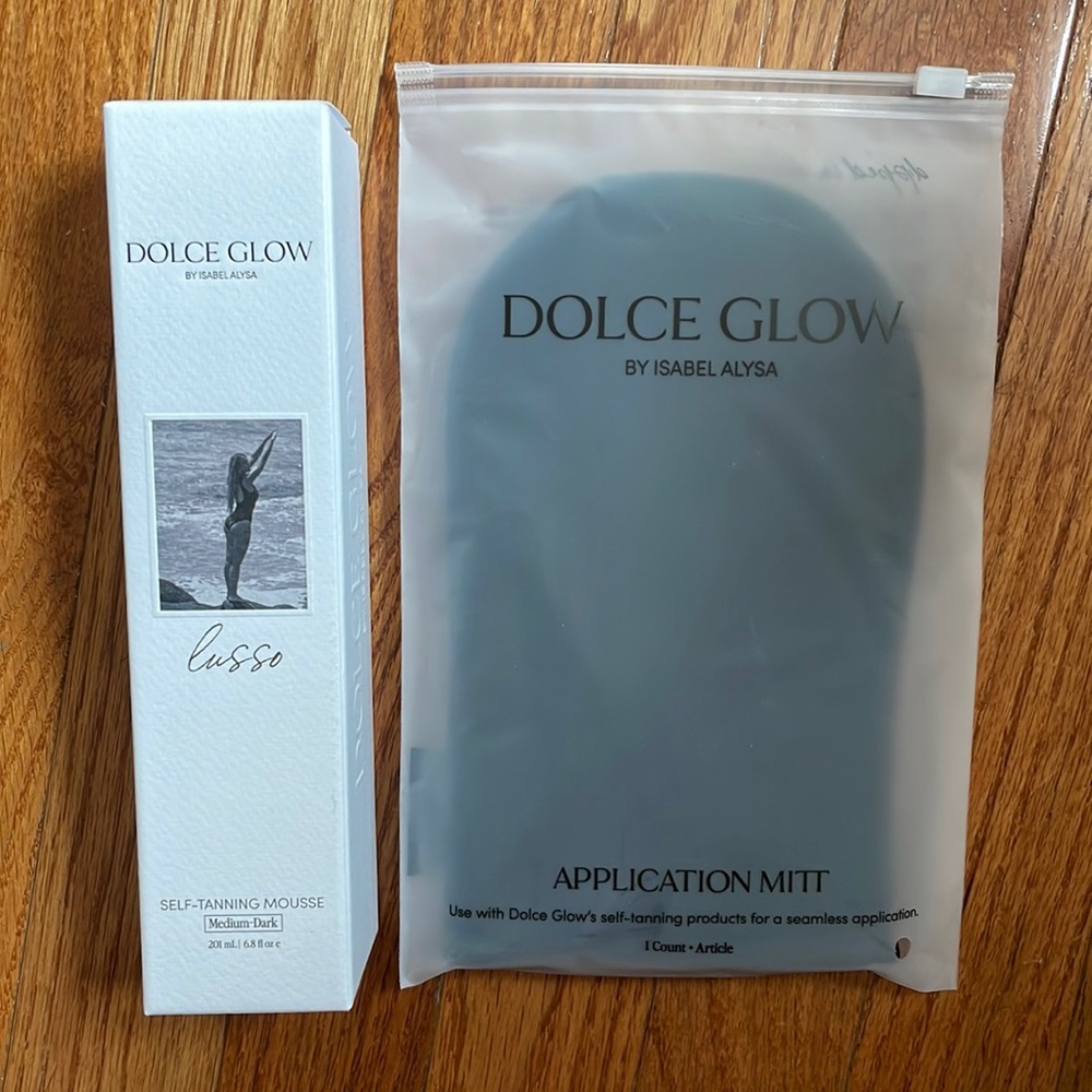 Self tanner and application mitt. Brand new, unopened